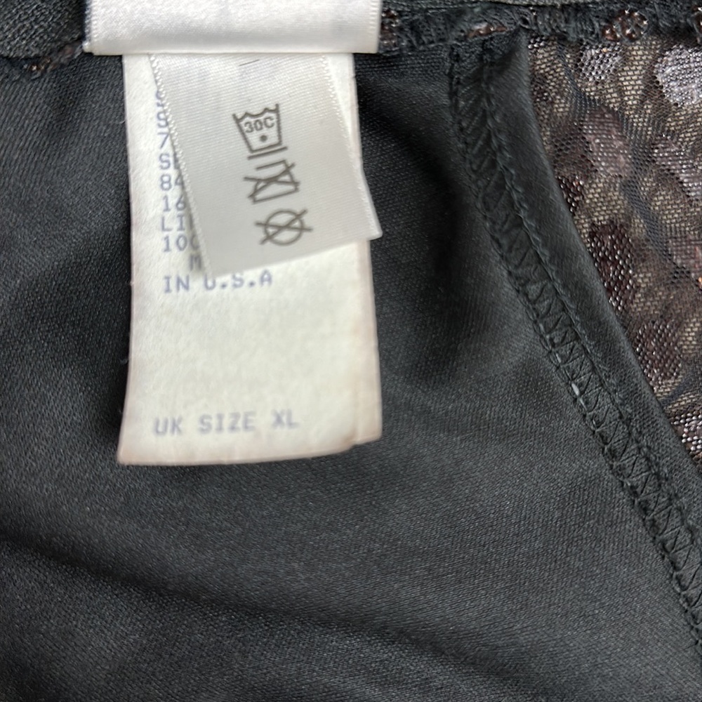Vintage Tadashi Black Boat Neck with Beaded Lining back zip sleeveless top - Picture 9 of 13